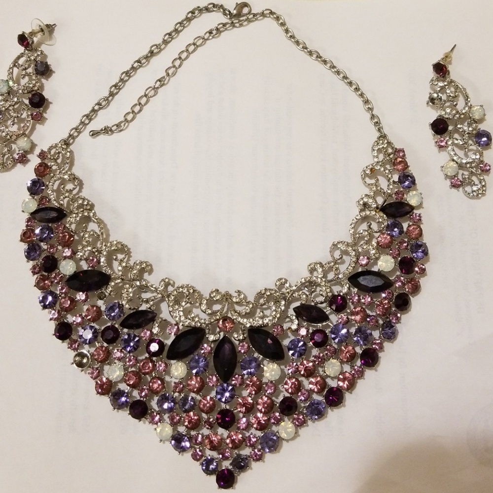 Necklace and earrings set